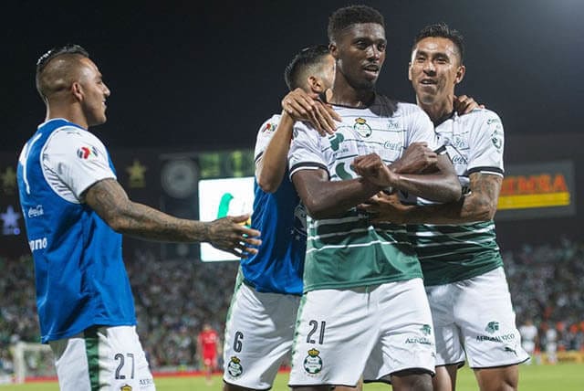 Santos toma ventaja en el juego de ida de la Final