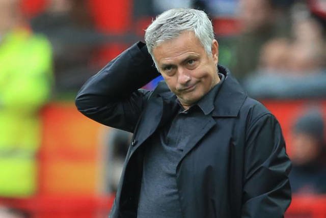 Mourinho es duda para seguir dirigiendo al Manchester United