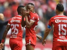 Toluca derrota a Pachuca con 10 hombres, por marcador de 2-1 Toluca derrota a Pachuca con 10 hombres, por marcador de 2-1