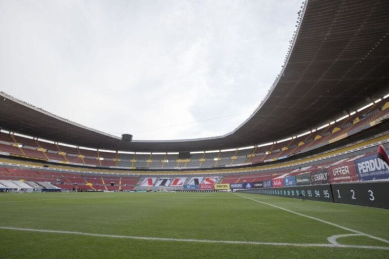 Atlas vs Toluca pospuesto por mal estado de la cancha del Jalisco ...